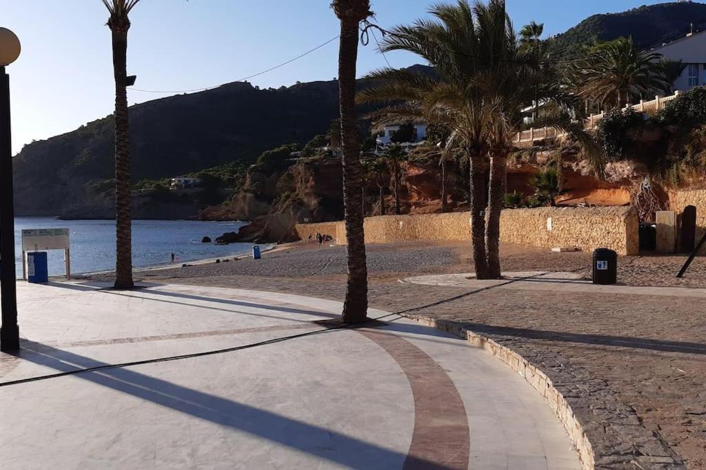 House In The Center Of Albir, 2 Min Walk From The Beach アルビール エクステリア 写真