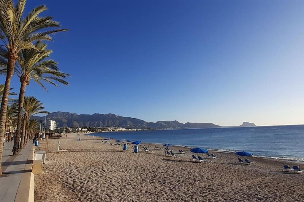 House In The Center Of Albir, 2 Min Walk From The Beach アルビール エクステリア 写真