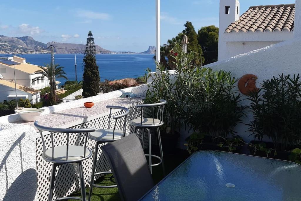 House In The Center Of Albir, 2 Min Walk From The Beach アルビール エクステリア 写真