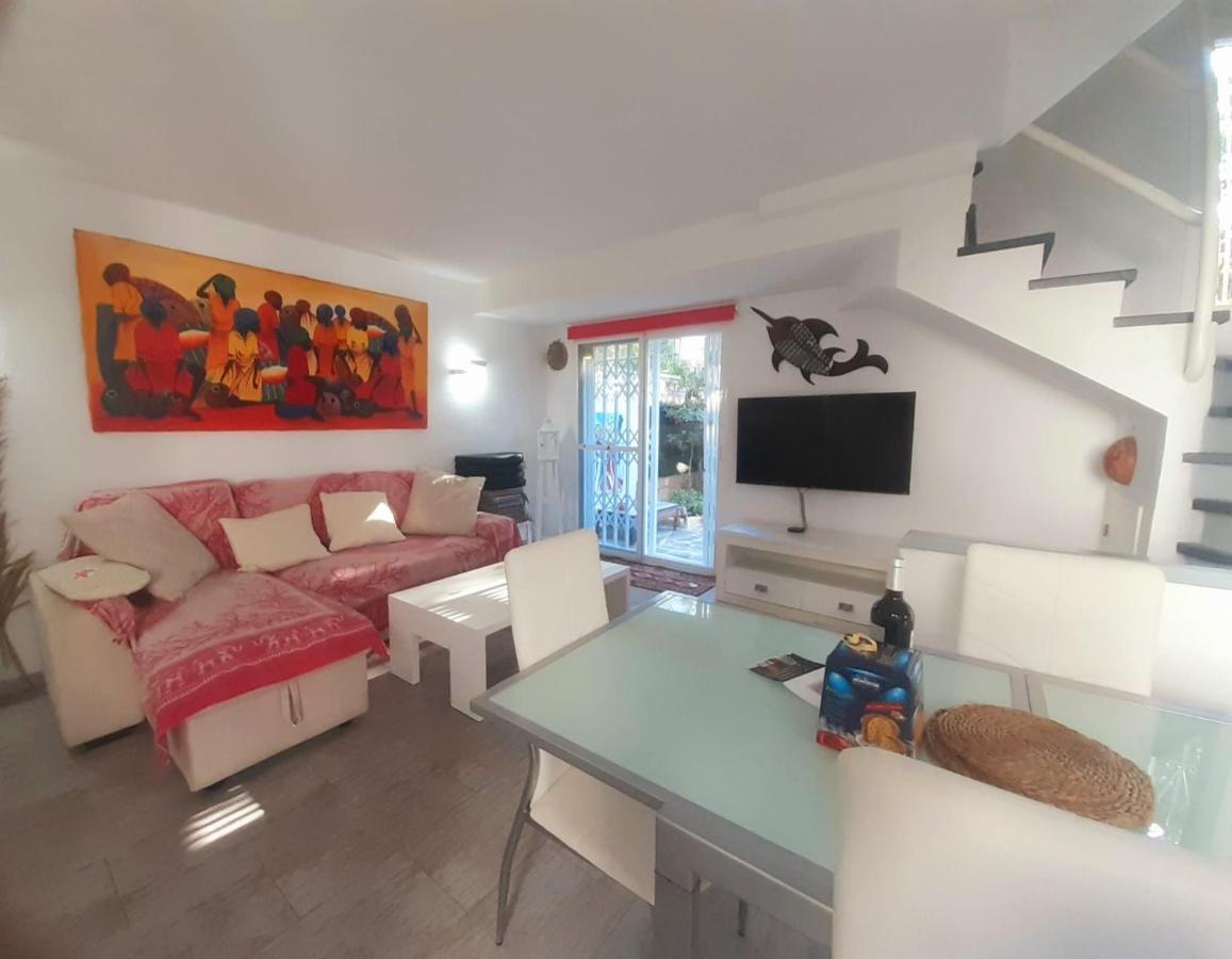 House In The Center Of Albir, 2 Min Walk From The Beach アルビール エクステリア 写真