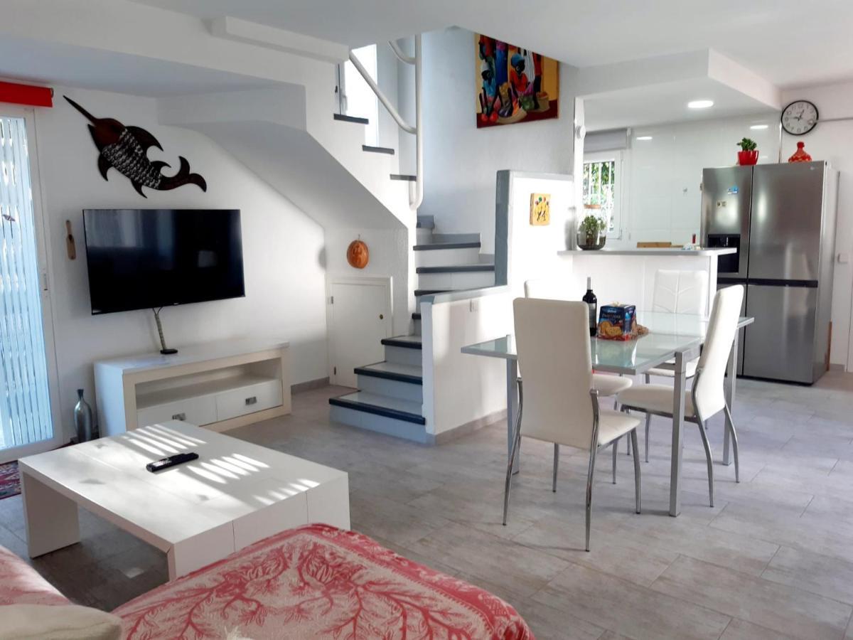 House In The Center Of Albir, 2 Min Walk From The Beach アルビール エクステリア 写真